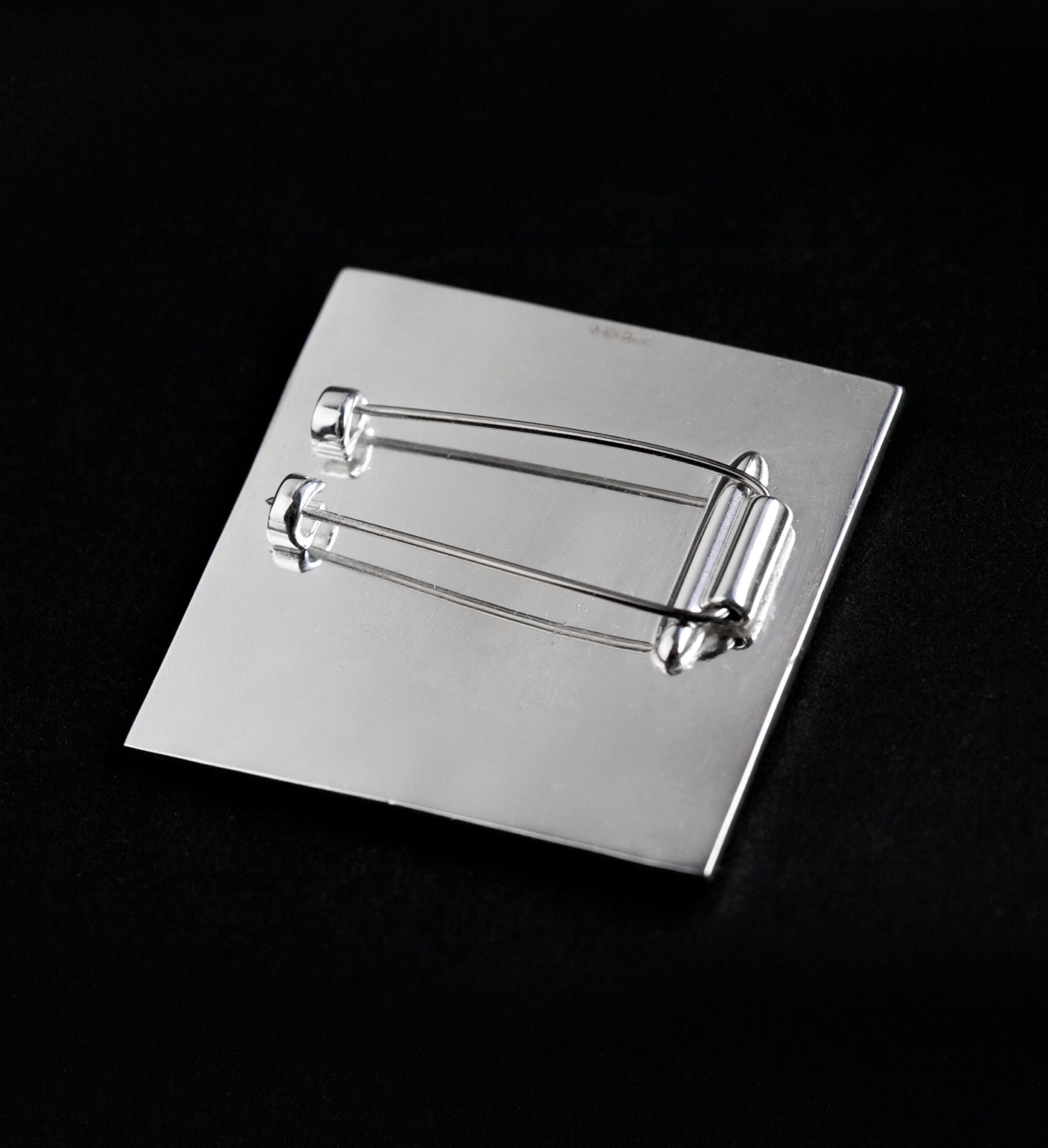 1080 BROOCH
